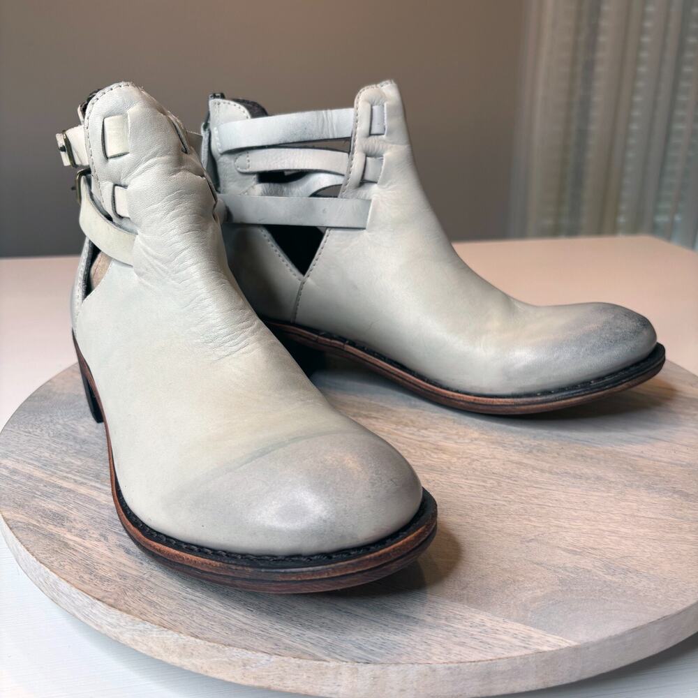 Gee Wawa Women's Distressed White Leather Ankle All Leather Boots US Size 8.5 M